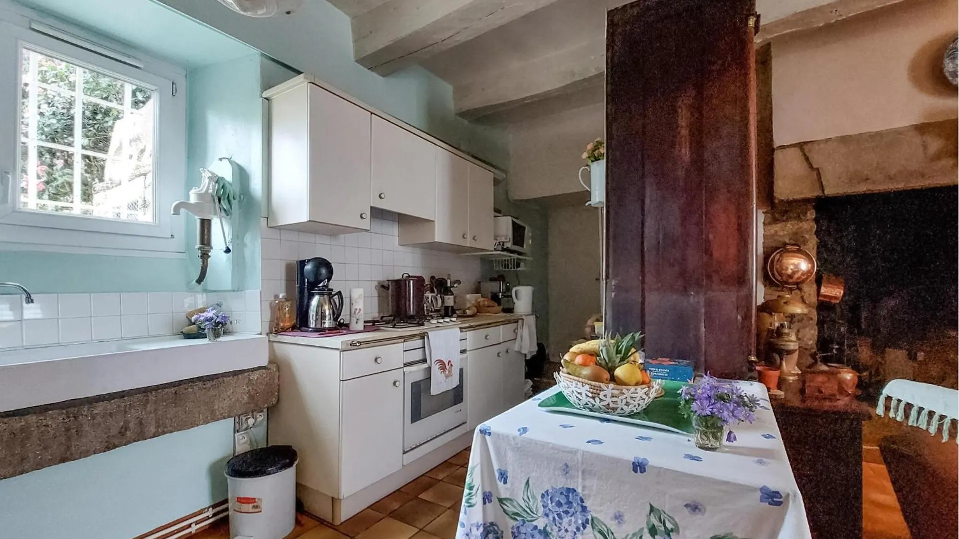 4 Bedroom Nice Home In Tredion
